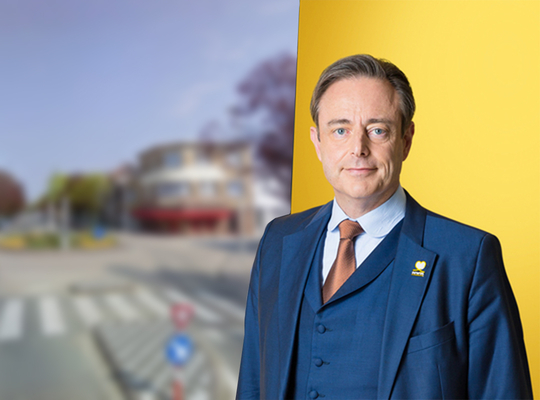 nva-deurne-ter-rivierenlaan-zaak-gesloten-panache-dagwinkel-bart-de-wever.jpg