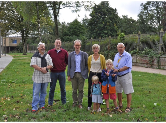 vlnr. Koen Maes - Philip Van Acker - Tjerk Sekeris - Elke Brydenbach - William Domburg vlnr. Koen Maes - Philip Van Acker - Tjerk Sekeris - Elke Brydenbach - William Domburg