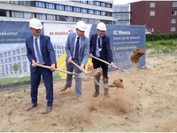 Geert Smits (afgevaardigd bestuurder AZ Monica), Bart de Wever (burgemeester) en Tjerk Sekeris (districtsburgemeester)
