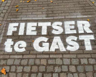 fietsers te gast - krijtverf